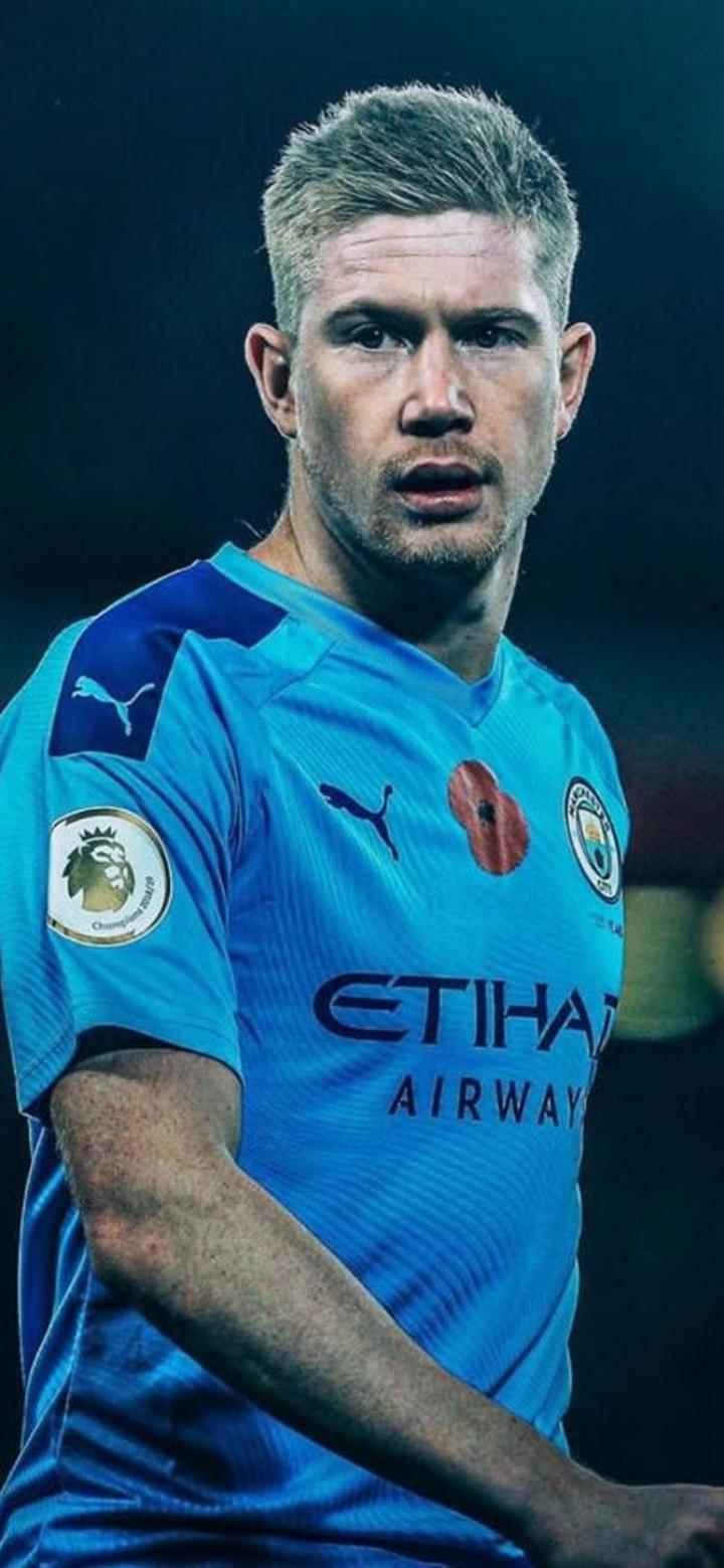 皇马因战术分歧和防守问题表现不稳定，哈维·阿隆索与球员矛盾缓和但压力仍大，需加速抢分以夺冠。