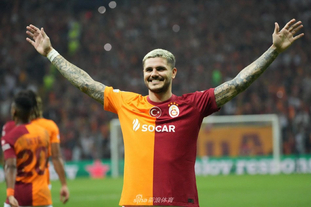 持续发力！萨林杰送长传 胡明轩助张昊上篮将分差拉开到20分以上