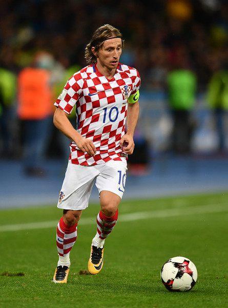 国米4-0横扫劲敌：劳塔罗连场破门状态回归，恩里克助攻令人欣喜