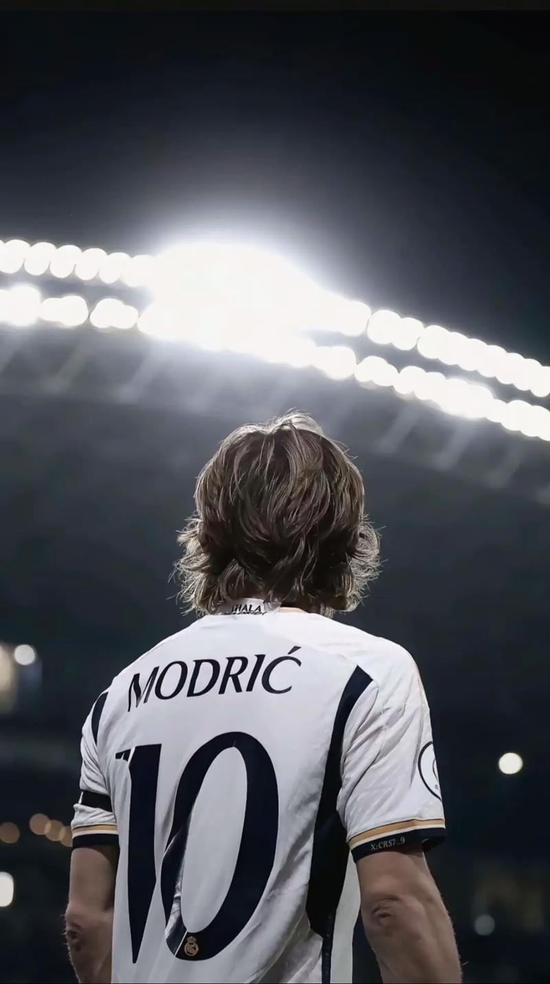 米体：尤里奇帅位岌岌可危，帕拉迪诺、莫塔和曼奇尼是候选者